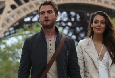 Ünlü oyuncu bıçak altına yattı!