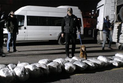 1 ton esrar ele geçirildi