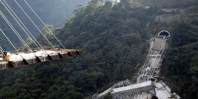 Köprü inşaatında çökme: 9 ölü, 8 yaralı Köprü inşaatında çökme: 9 ölü, 8 yaralı