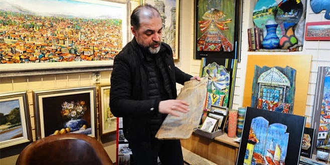 Ahşabı dile getiren ‘tahta avcısı’ ressam