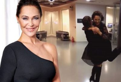 Ünlü oyuncu Hülya Avşar’ı kucakladığı gibi…