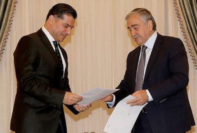 KKTC’de Başbakan, koalisyon hükümetinin istifasını sundu