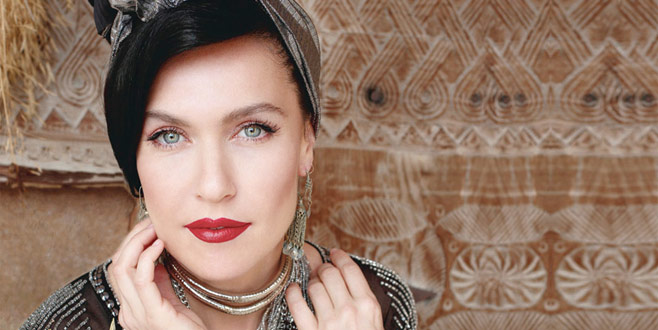 Müzeyyen müzikaliyle sahnede Müzeyyen müzikaliyle sahnede