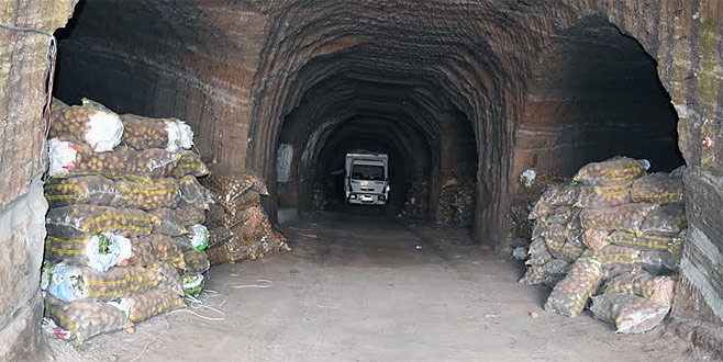 Patatesler mağaralarda saklanıyor