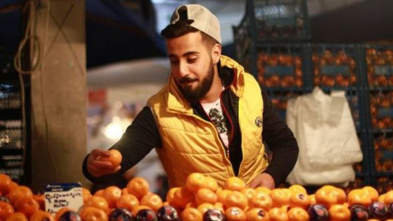 Bursalı mandalinacının iki günde ulaştığı rakam, usta sanatçıları kıskandıracak! Bursa'da mandalina satarken seslendirdiği 'Vay Delikanlı Gönlüm' şarkısıyla şöhreti yakalayan
