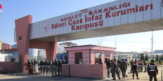 ‘Tek tip kıyafetler’, Silivri’ye geldi