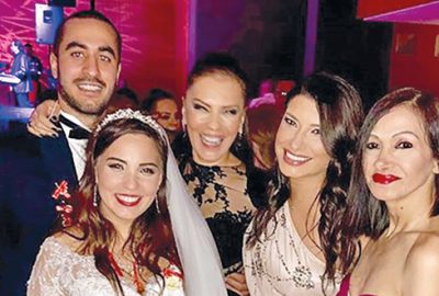 Kızını görkemli bir düğünle evlendirdi
