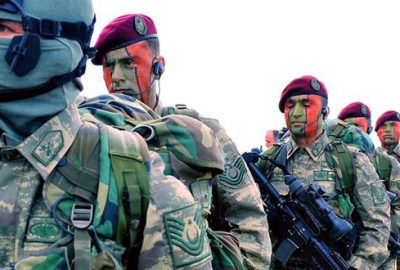 Bordo Bereliler sahaya iniyor