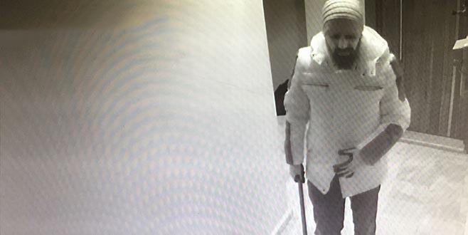 Takma sakal takıp çalıştığı iş yerini soydu