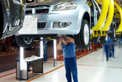 Otomotiv yol ayrımında: Grev mi, uzlaşma mı?