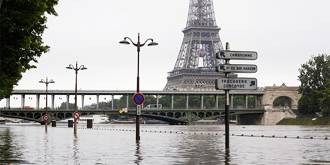 Paris sular altında