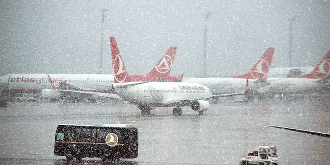 İstanbul’da kar yağışı etkili oluyor