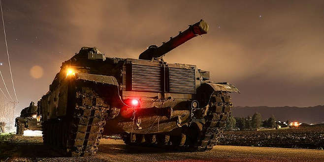 Tankları gören PYD’liler kaçış yolu aramış