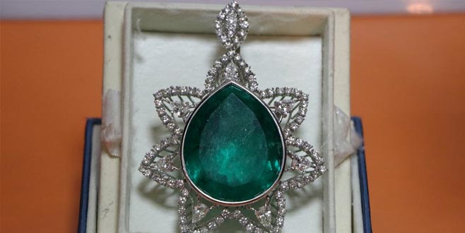 Çalınan 1 milyon dolarlık zümrüt taşı bulundu