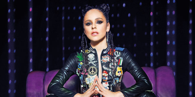 Estrella ile geliyor