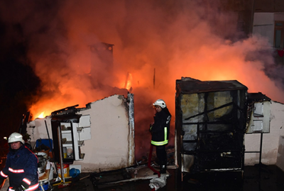 Çıkan yangında 11 güvercin yanarak telef oldu