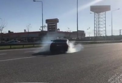 Trafikte tehlikeli hareketler yaptı, o anları arkadaşına kaydettirdi