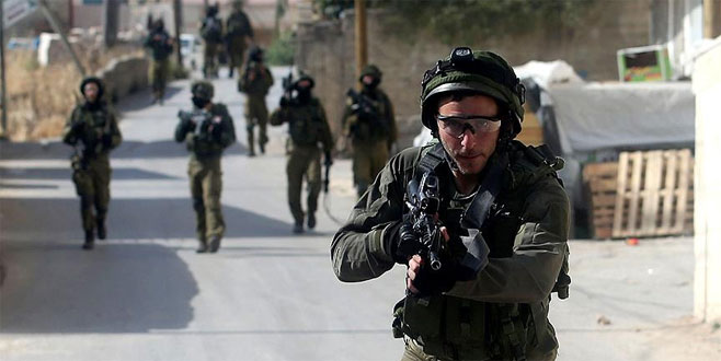 İsrail 17 Filistinliyi gözaltına aldı