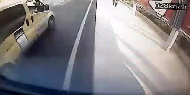 Üsküdar’daki feci kaza anı otobüs kamerasında