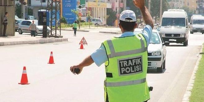 3 bin trafik polisi sokağa çıkıyor