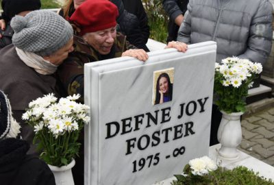 Annesi ayakta durmakta zorluk çekti