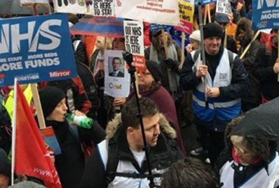 İngilizler ‘sağlık’ için yürüdü