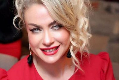 7 yaşındaki kızına yaptığı makyaja tepki yağıyor!