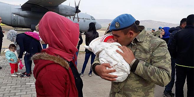 Komandolar dualarla Afrin’e uğurlandı Komandolar dualarla Afrin’e uğurlandı