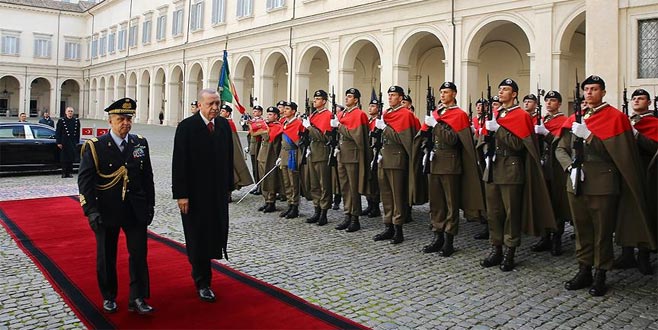 Cumhurbaşkanı Erdoğan Roma’da resmi törenle karşılandı
