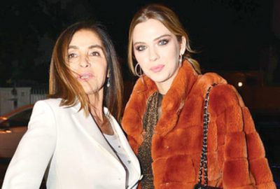 İlk günlerden gelinine kaynanalık yaptı!