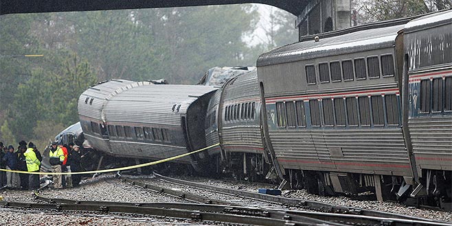 Tren ikiye bölündü