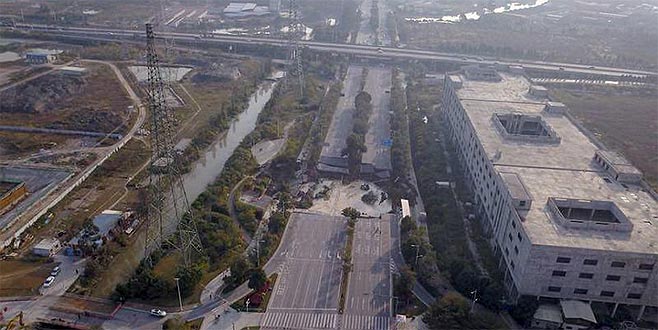 Çin’de metro inşaatı çöktü
