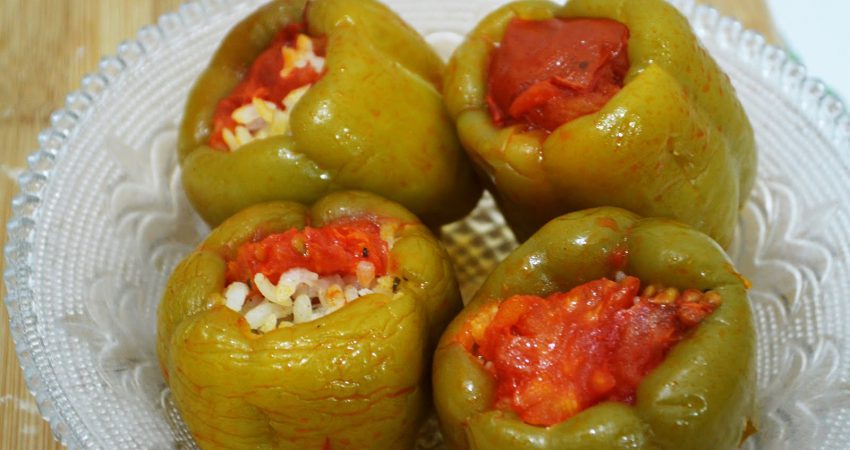 Dolma Biber hakkında bunları biliyor musunuz! Dolma biberi, çeşitli renklerdeki sebze ve baharat türü olarak sıklıkla