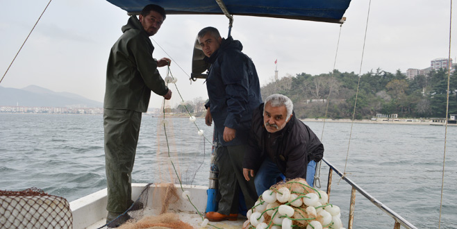Balıkçılar kıyıya eli boş dönüyor! Balıkçılar kıyıya eli boş dönüyor!