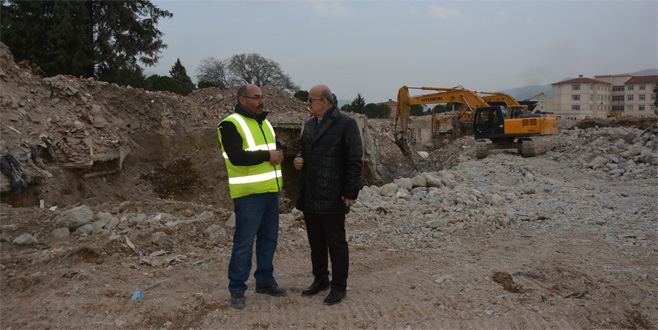 Eski hastane yıkılıyor