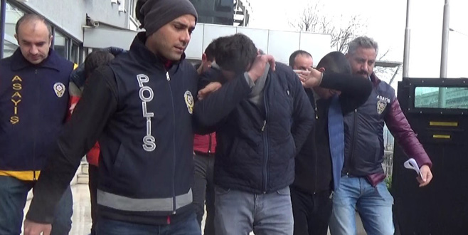 Bursa’da araba hırsızları yakayı ele verdi