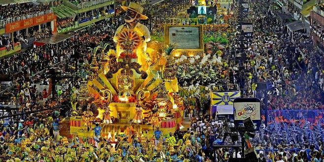 Dünyanın en büyük karnavalı! 6 milyon kişi katıldı Dünyanın en büyük karnavalı! 6 milyon kişi katıldı