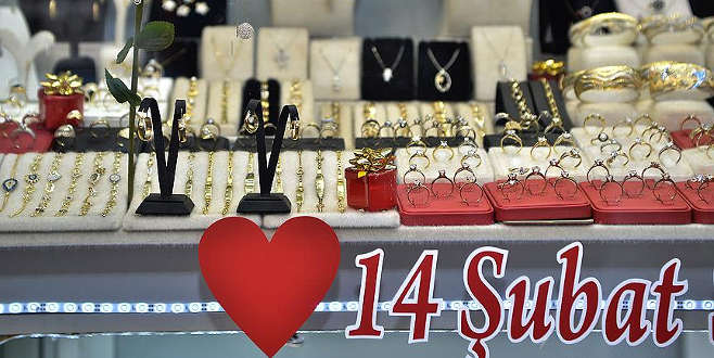 Kuyumcularda ’14 Şubat’ hareketliliği