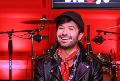 Sevgililer için söyledi 