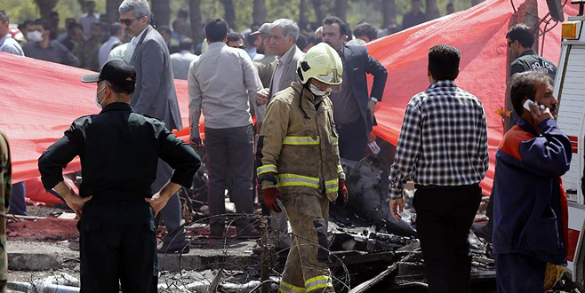 İran’da yolcu uçağı düştü: 66 ölü