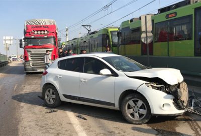 Bursa’da zincirleme kaza: Yaralılar var