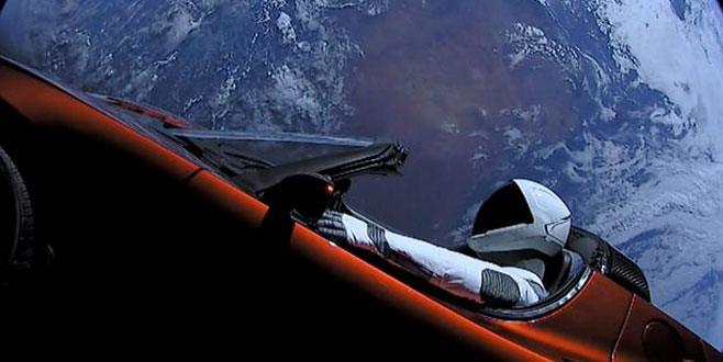 Elon Musk’ın uzaya yolladığı Tesla Dünya’ya çarpabilir! Elon Musk’ın uzaya yolladığı Tesla Dünya’ya çarpabilir!