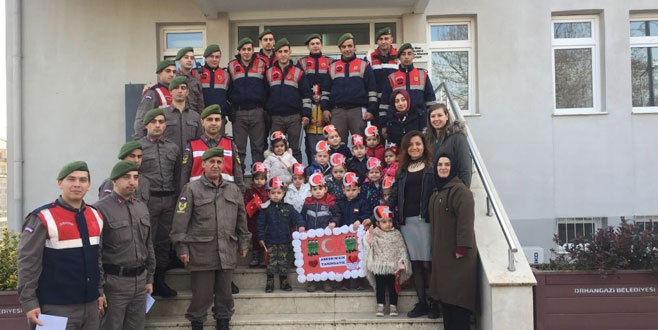 Afrin’deki Mehmetçiğe Bursa’dan moral kargosu Afrin’deki Mehmetçiğe Bursa’dan moral kargosu