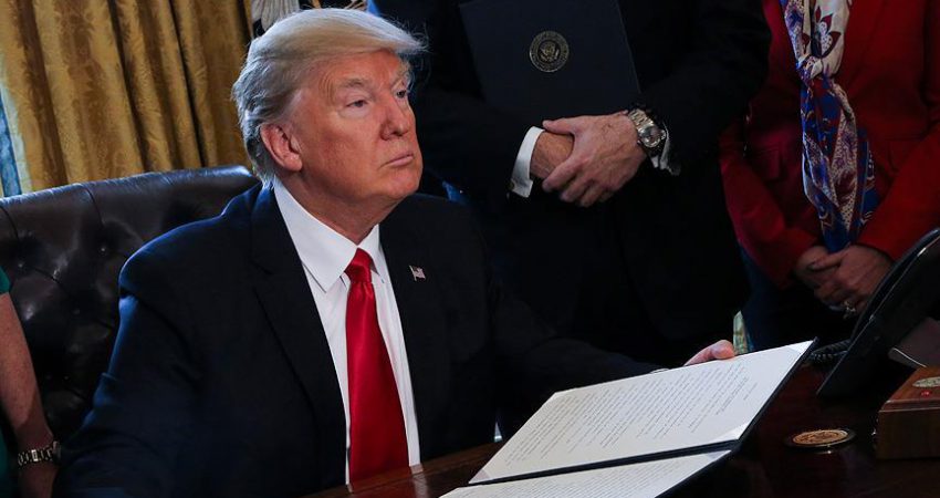 Trump’ın seçim danışmanı suçlamaları kabul etti ABD Başkanı Donald Trump'ın seçim dönemindeki kampanya danışmanı Richard Gates'in,