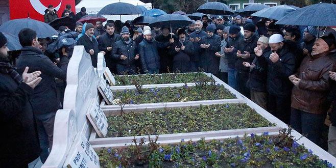 Necmettin Erbakan mezarı başında anıldı