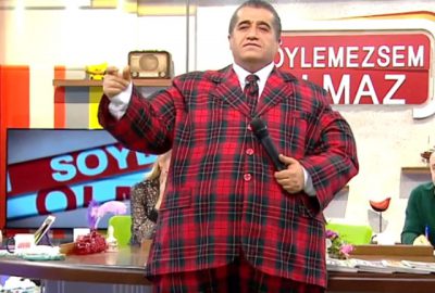 Ünlü şarkıcı görüntüsüyle şaşırttı!