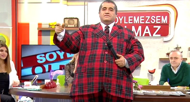 Ünlü şarkıcı görüntüsüyle şaşırttı! Şarkıcı Aydın Aydın, canlı yayına kendini şişmanlatıp çıktı. Obeziteye dikkat