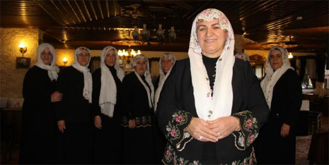 İlkokul mezunu Sermin Hanım başarısını üniversitelerde anlatıyor