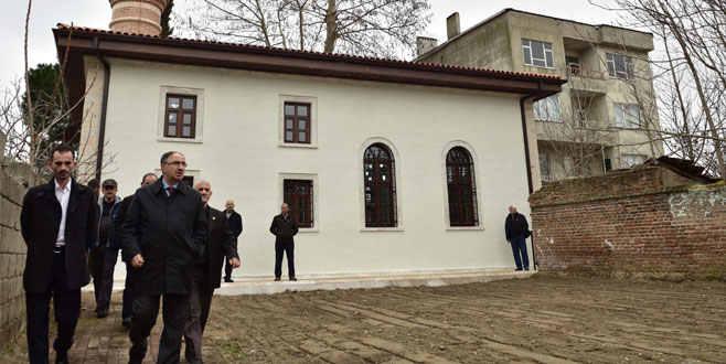 Yenilenen tarihî cami ibadete açıldı 