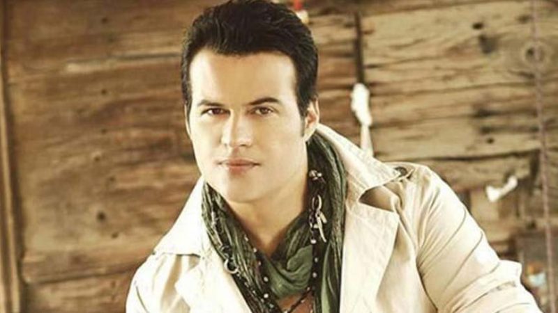 Yıllar geçse de bir türlü yaşlanmayan Hakan Peker'in ağabeyini görenler